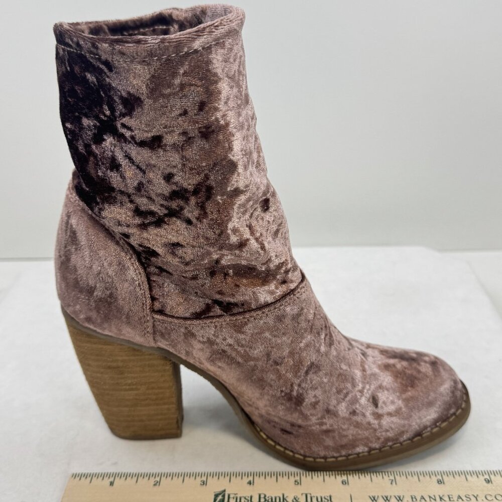 Sbicca Womens Size 7 Ankle Booties Pink Crushed Velvet Foldover Block Heels - Picture 16 of 16